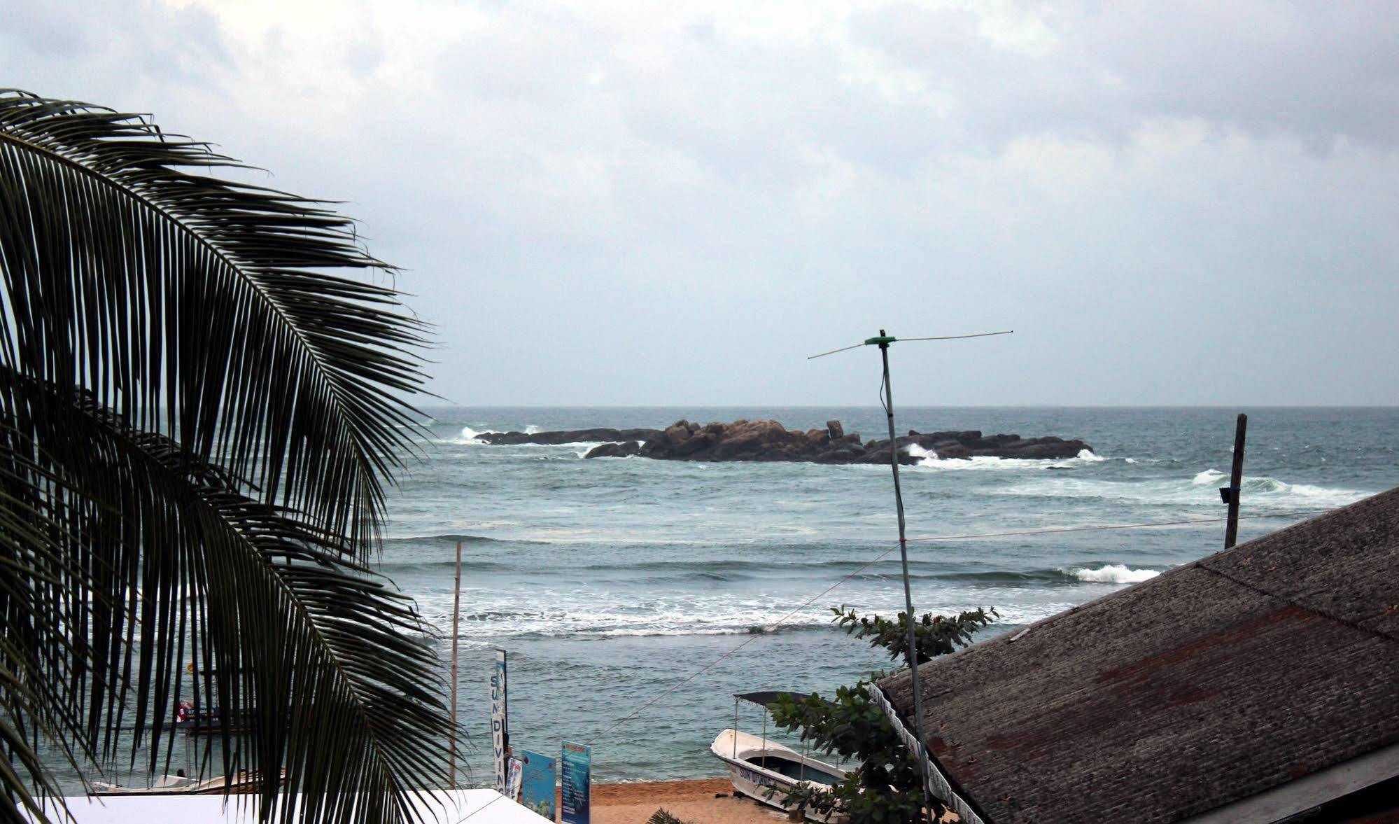 Bedspace Beach Unawatuna Exterior photo